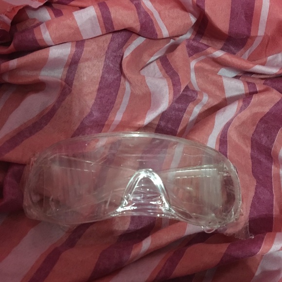 Googles - Picture 1 of 1